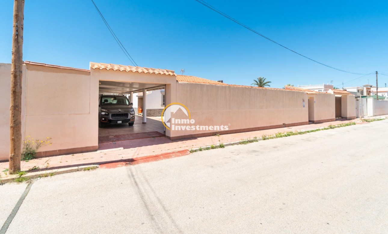 Reventa - Chalet independiente - Torrevieja - Torreta Florida