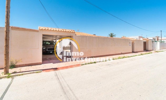 Reventa - Chalet independiente - Torrevieja - Torreta Florida