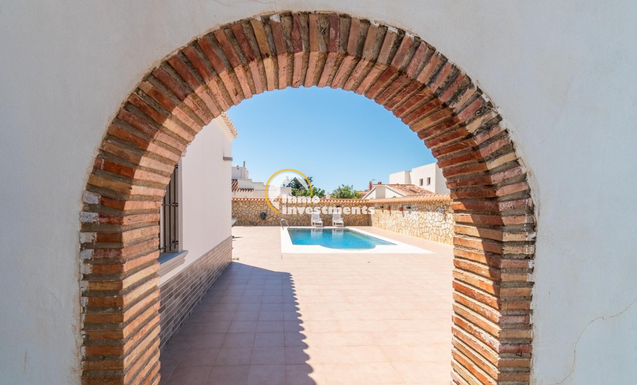Reventa - Chalet independiente - Torrevieja - Torreta Florida