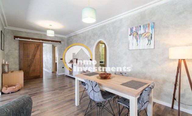 Reventa - Chalet independiente - Torrevieja - Torreta Florida