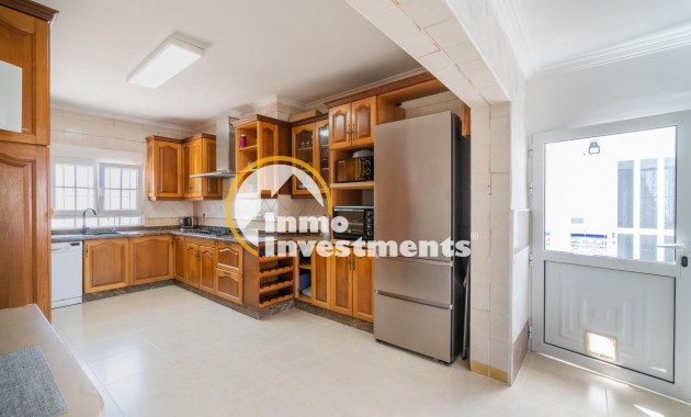Reventa - Chalet independiente - Torrevieja - Torreta Florida