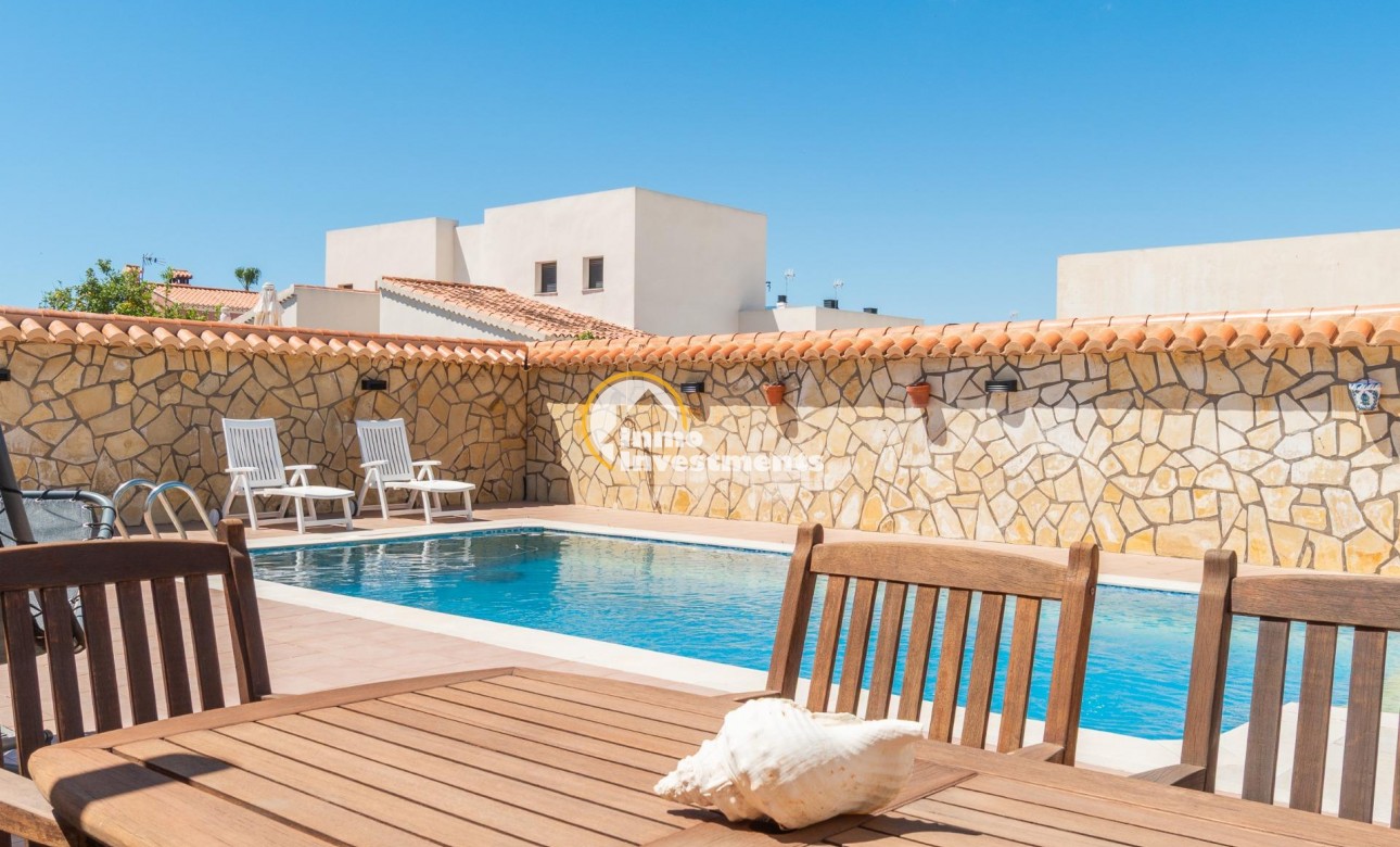 Reventa - Chalet independiente - Torrevieja - Torreta Florida