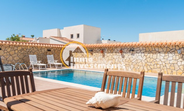 Reventa - Chalet independiente - Torrevieja - Torreta Florida