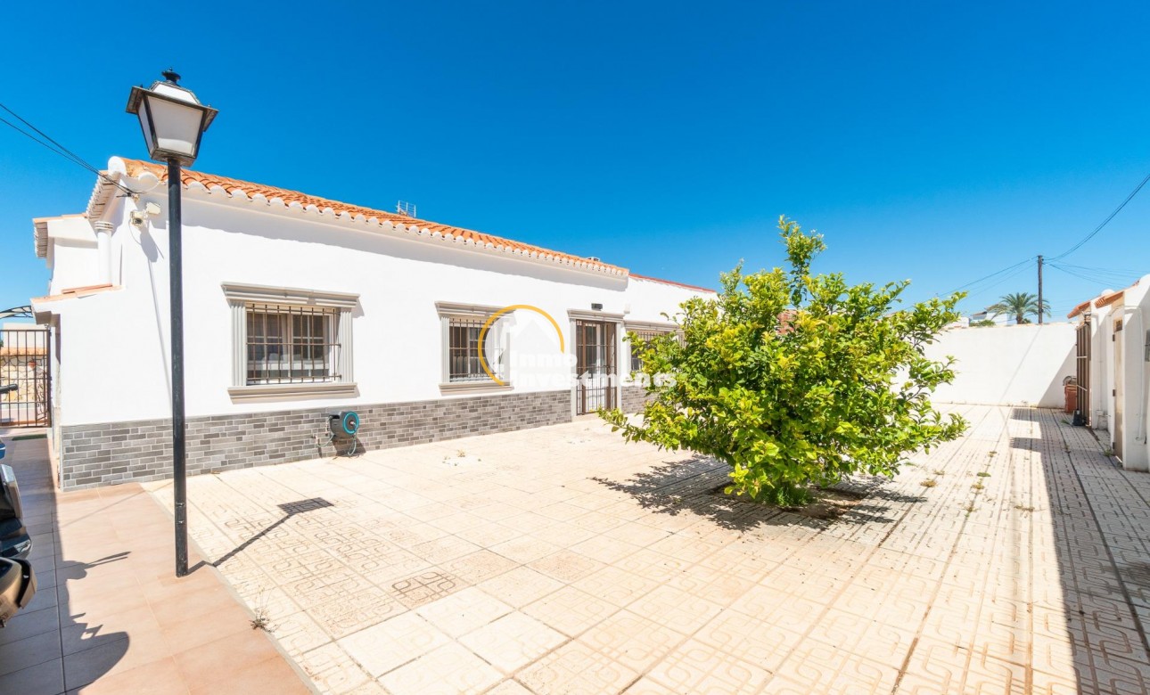 Reventa - Chalet independiente - Torrevieja - Torreta Florida