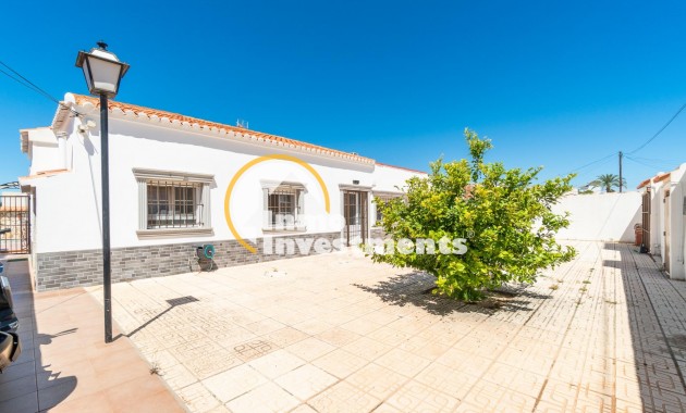 Reventa - Chalet independiente - Torrevieja - Torreta Florida