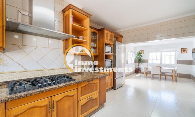 Reventa - Chalet independiente - Torrevieja - Torreta Florida