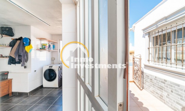 Reventa - Chalet independiente - Torrevieja - Torreta Florida