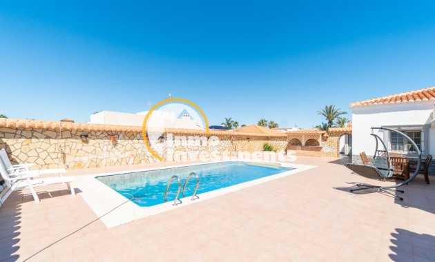 Reventa - Chalet independiente - Torrevieja - Torreta Florida