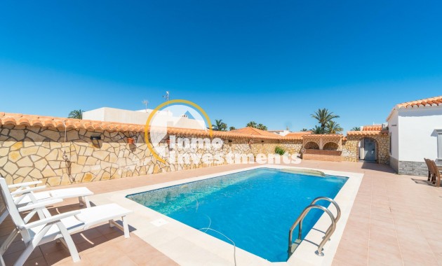 Reventa - Chalet independiente - Torrevieja - Torreta Florida