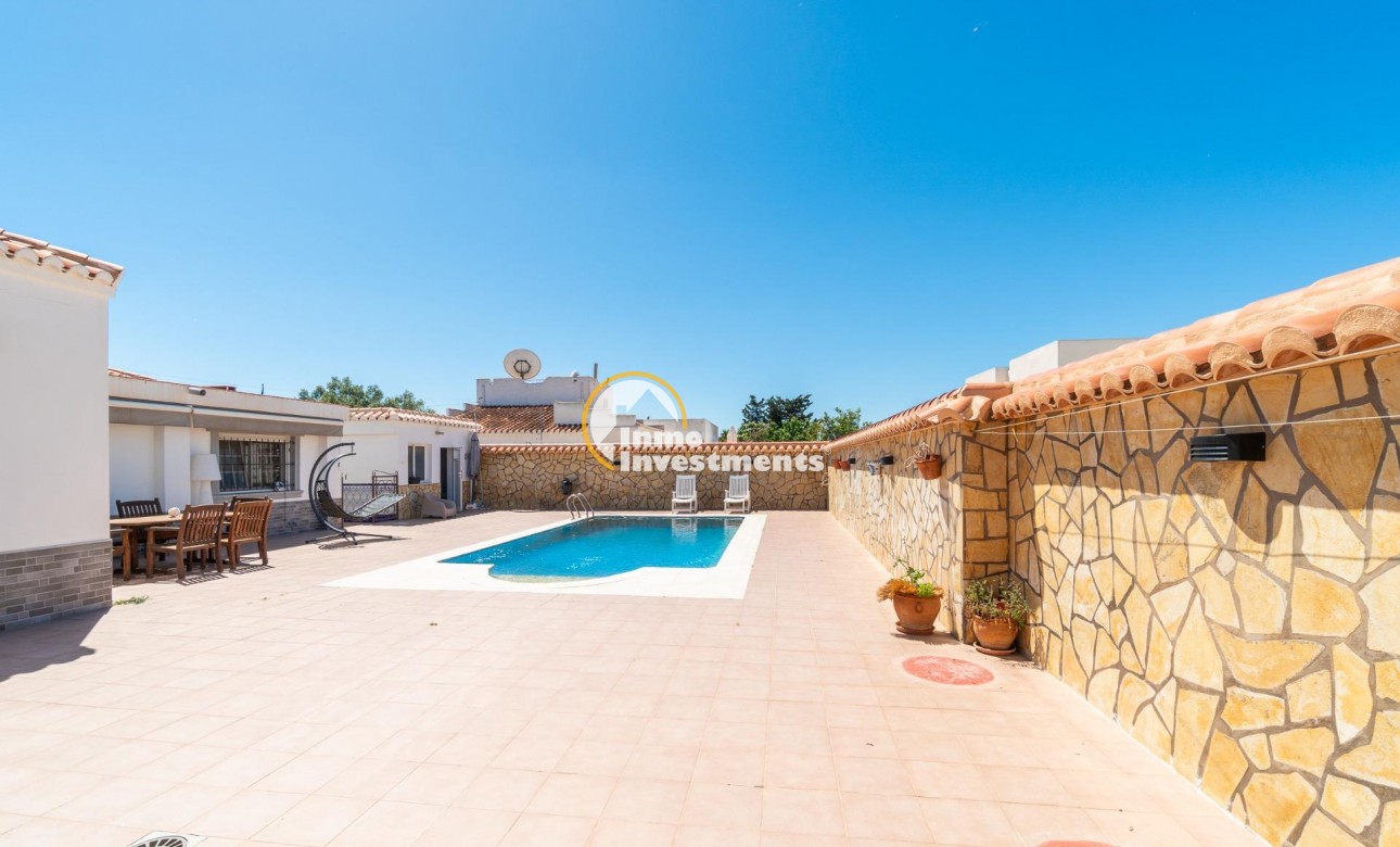 Reventa - Chalet independiente - Torrevieja - Torreta Florida