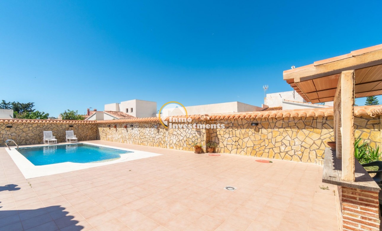 Reventa - Chalet independiente - Torrevieja - Torreta Florida