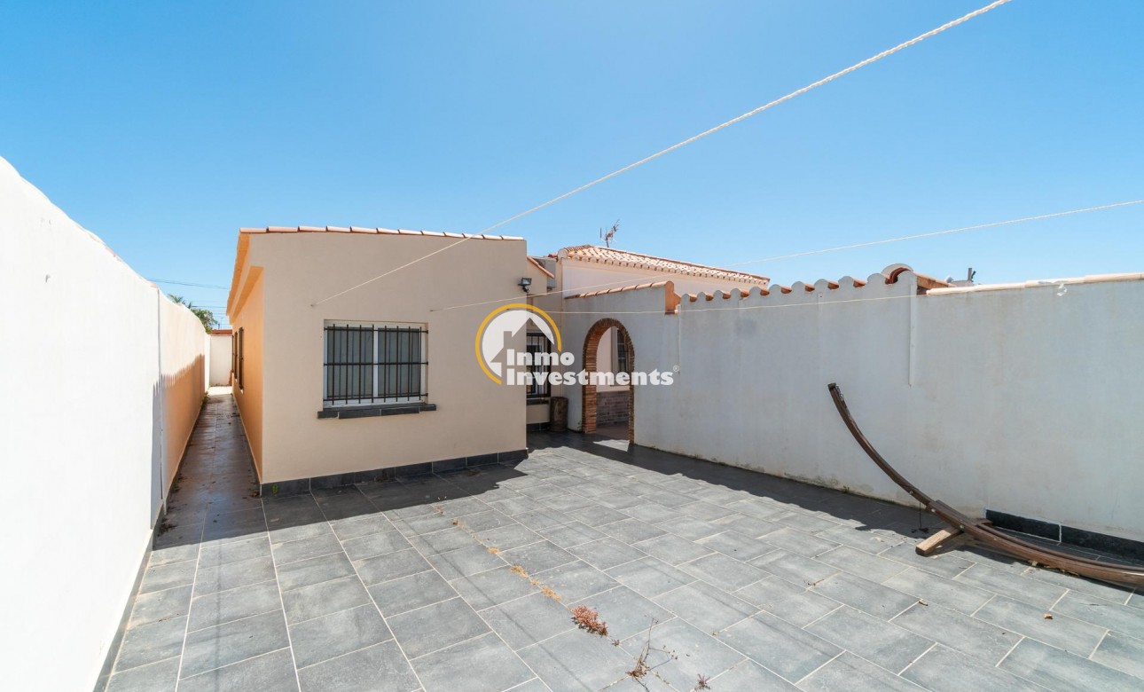 Reventa - Chalet independiente - Torrevieja - Torreta Florida