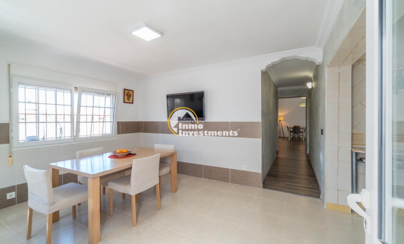 Reventa - Chalet independiente - Torrevieja - Torreta Florida