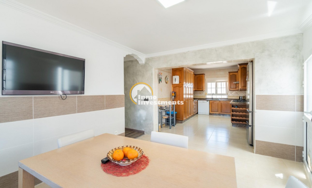 Reventa - Chalet independiente - Torrevieja - Torreta Florida