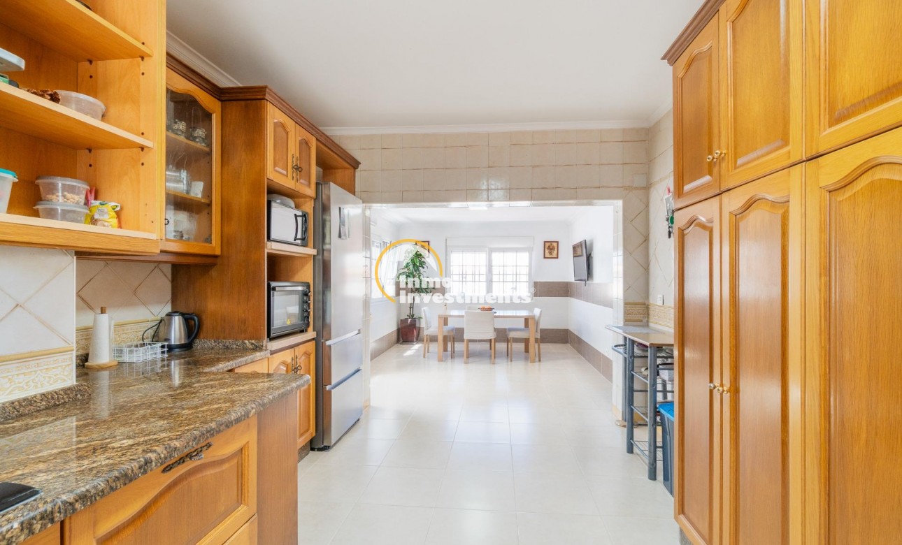Reventa - Chalet independiente - Torrevieja - Torreta Florida