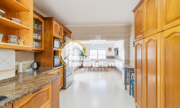 Reventa - Chalet independiente - Torrevieja - Torreta Florida