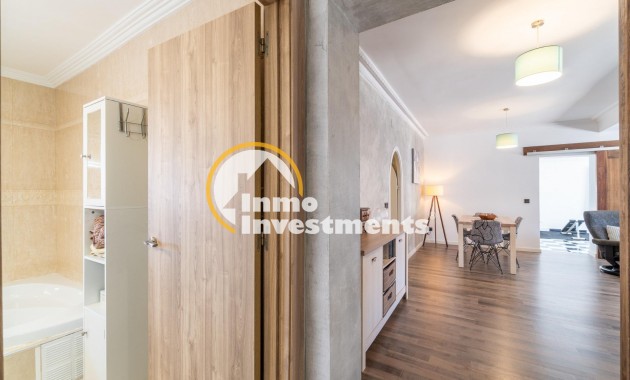 Reventa - Chalet independiente - Torrevieja - Torreta Florida