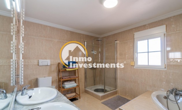 Reventa - Chalet independiente - Torrevieja - Torreta Florida