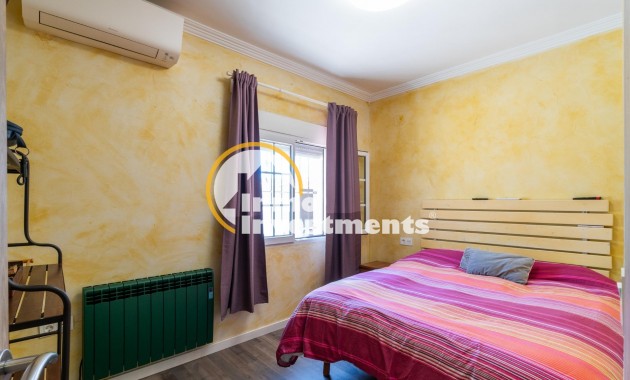 Reventa - Chalet independiente - Torrevieja - Torreta Florida