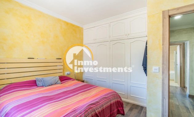 Reventa - Chalet independiente - Torrevieja - Torreta Florida