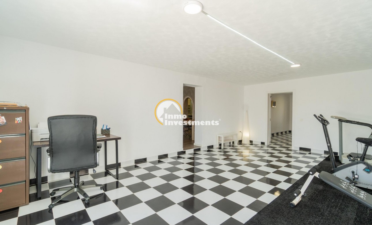 Reventa - Chalet independiente - Torrevieja - Torreta Florida