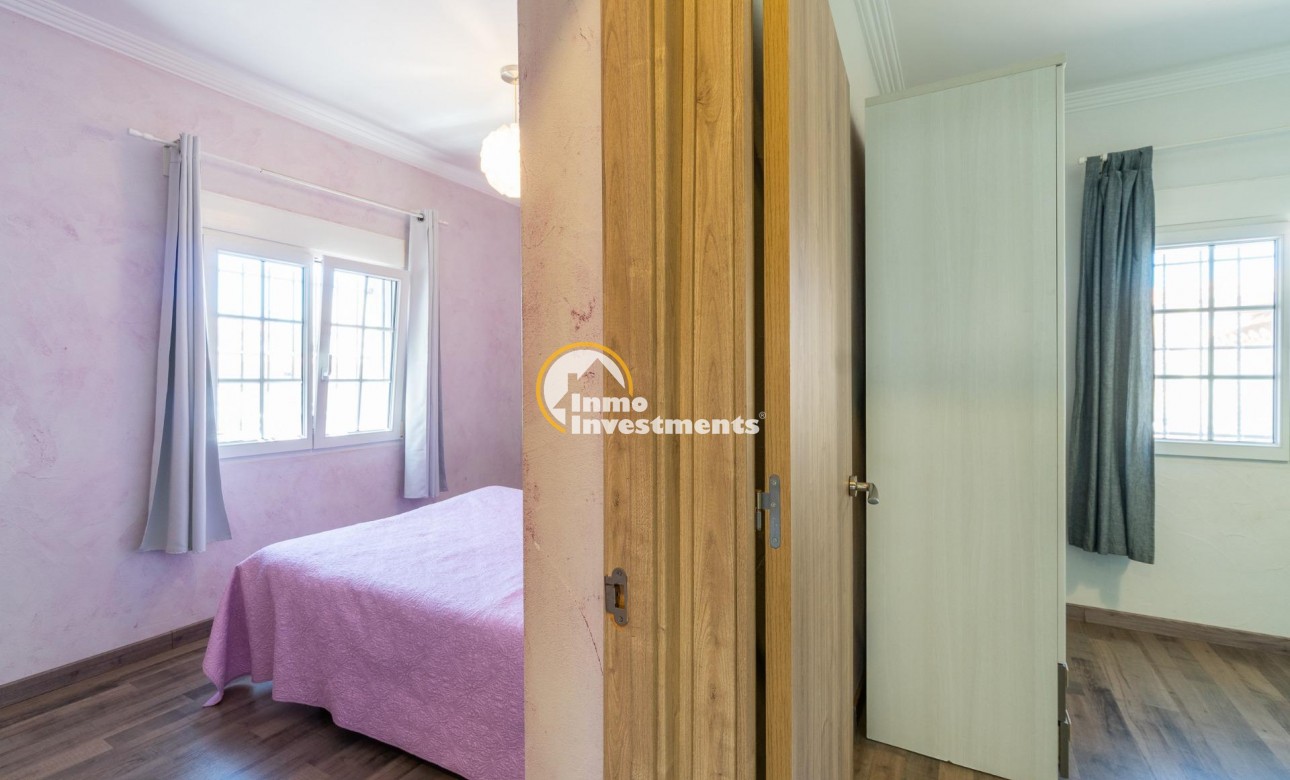 Reventa - Chalet independiente - Torrevieja - Torreta Florida