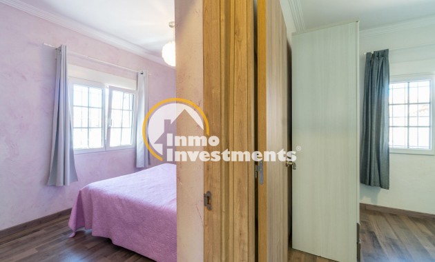 Reventa - Chalet independiente - Torrevieja - Torreta Florida