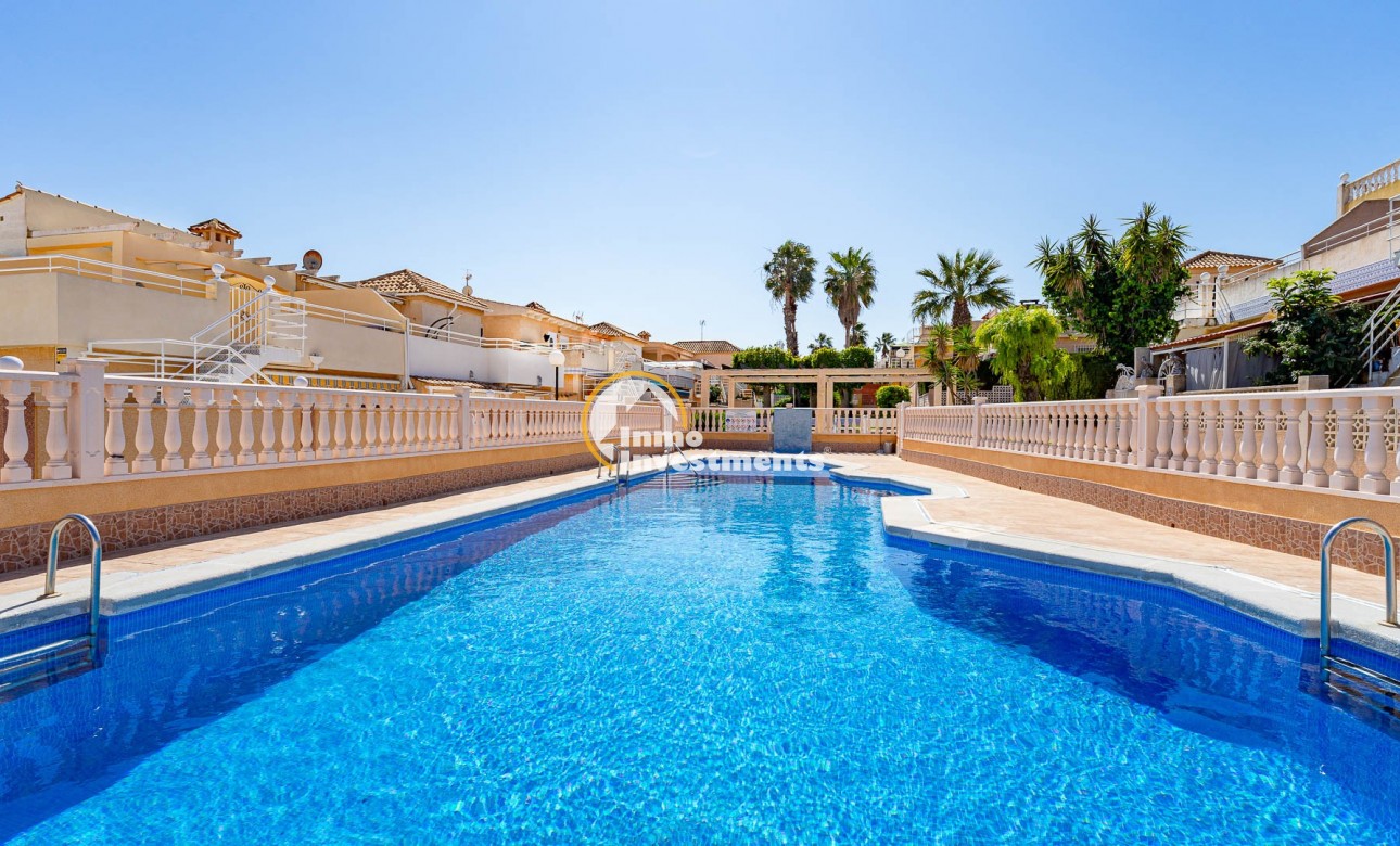 Resale - Bungalow - Los Altos