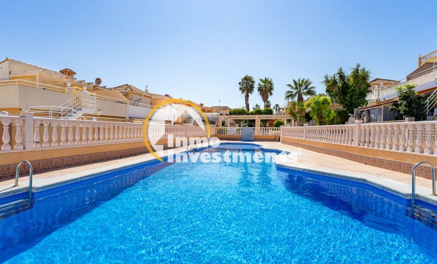 Resale - Bungalow - Los Altos