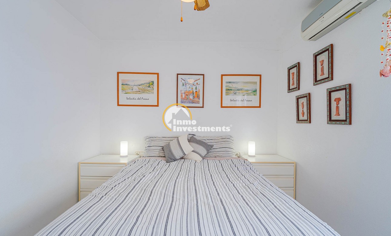 Resale - Bungalow - Los Altos