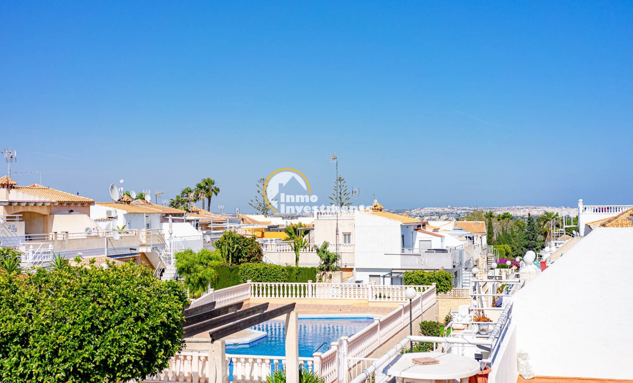 Resale - Bungalow - Los Altos