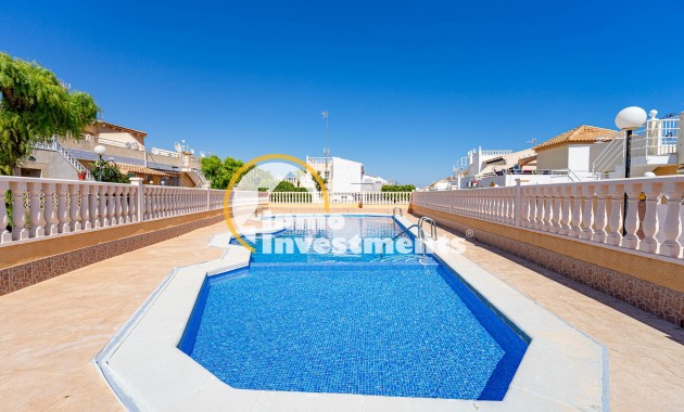 Resale - Bungalow - Los Altos