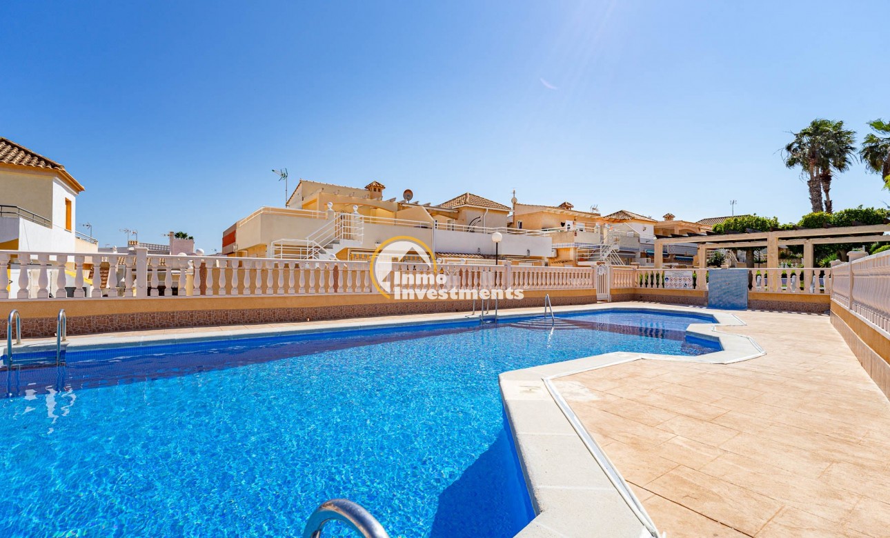 Resale - Bungalow - Los Altos