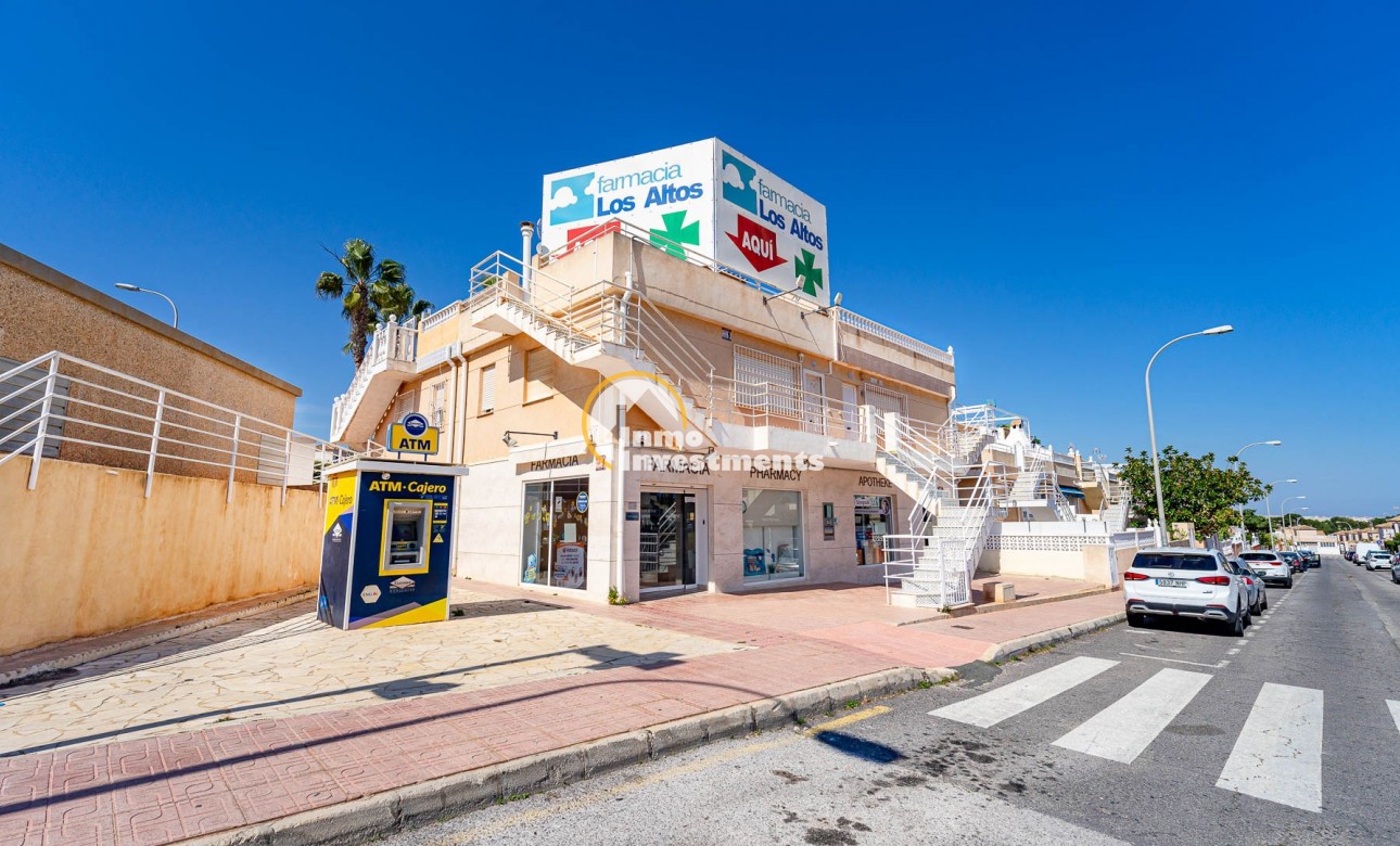 Resale - Bungalow - Los Altos