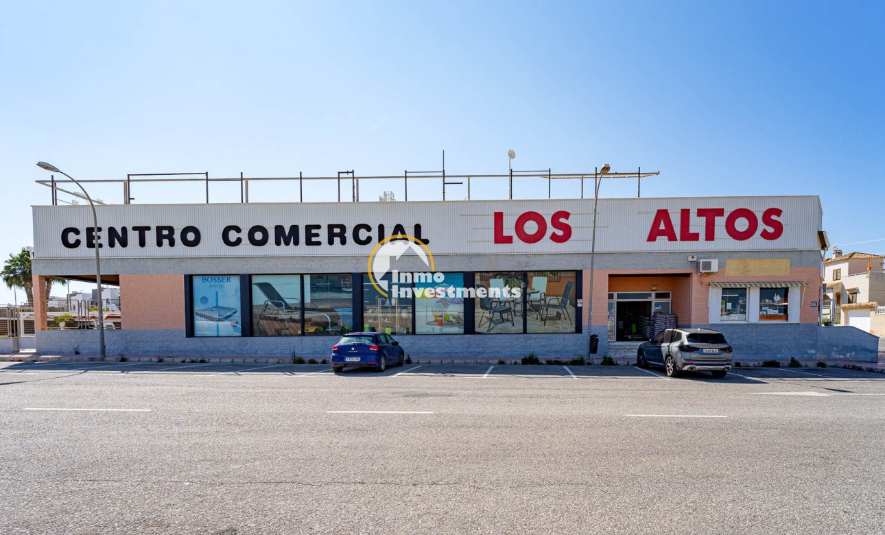 Resale - Bungalow - Los Altos