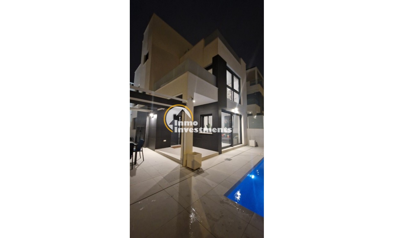 Reventa - Chalet independiente - Punta Prima