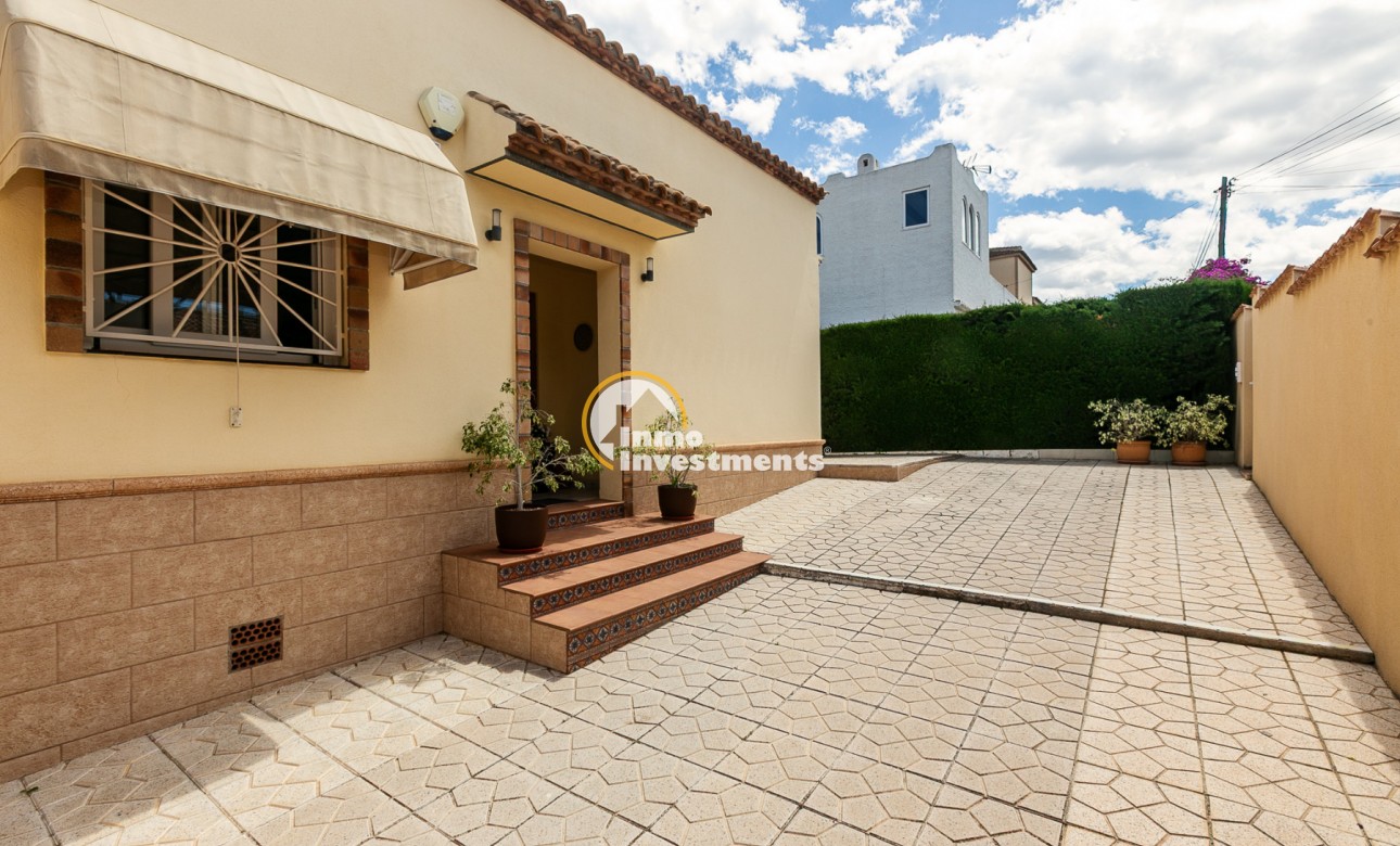 Resale - Semi detached villa - Los Balcones