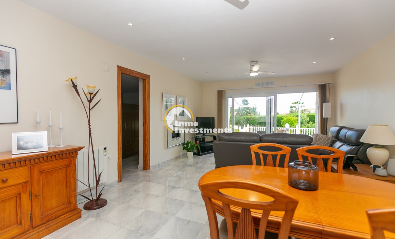 Resale - Semi detached villa - Los Balcones