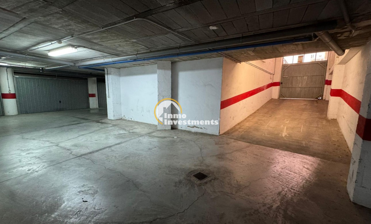 Resale - Garage - Torrevieja - Estacion de autobuses
