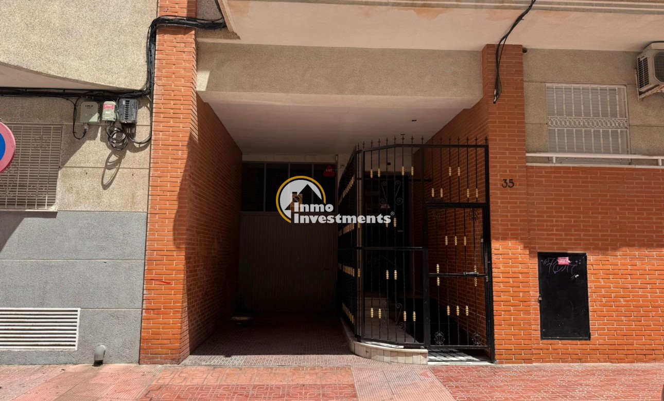 Resale - Garage - Torrevieja - Estacion de autobuses