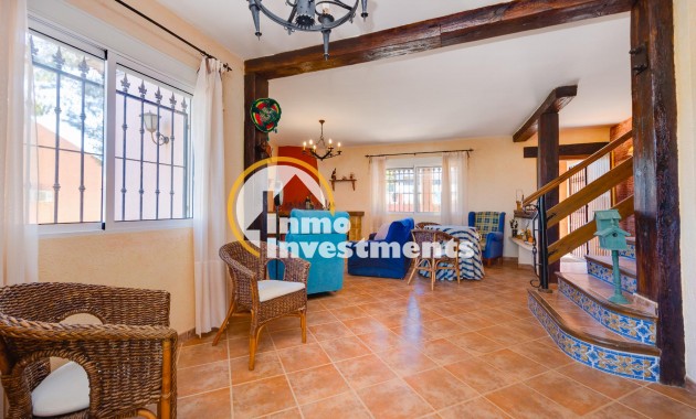 Resale - Villa - San Miguel de Salinas - San Miguel