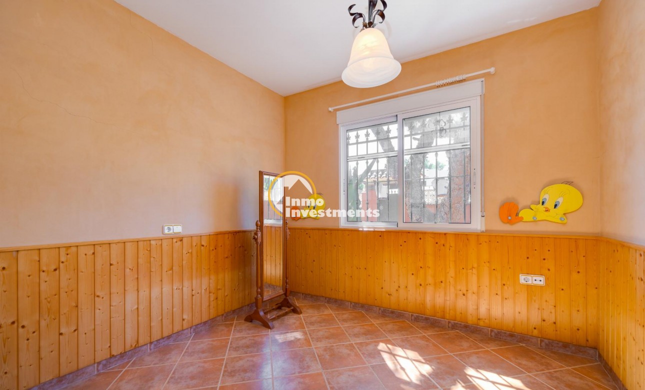 Resale - Villa - San Miguel de Salinas - San Miguel
