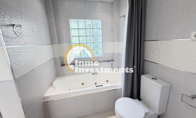 Resale - Villa - Las Ramblas - Las Ramblas Golf