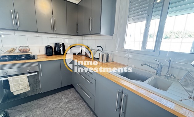 Resale - Villa - Villamartin - Eagles Nest 