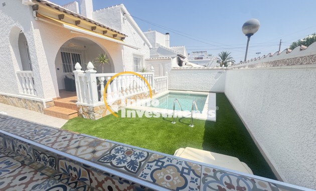 Resale - Villa - Villamartin - Eagles Nest 