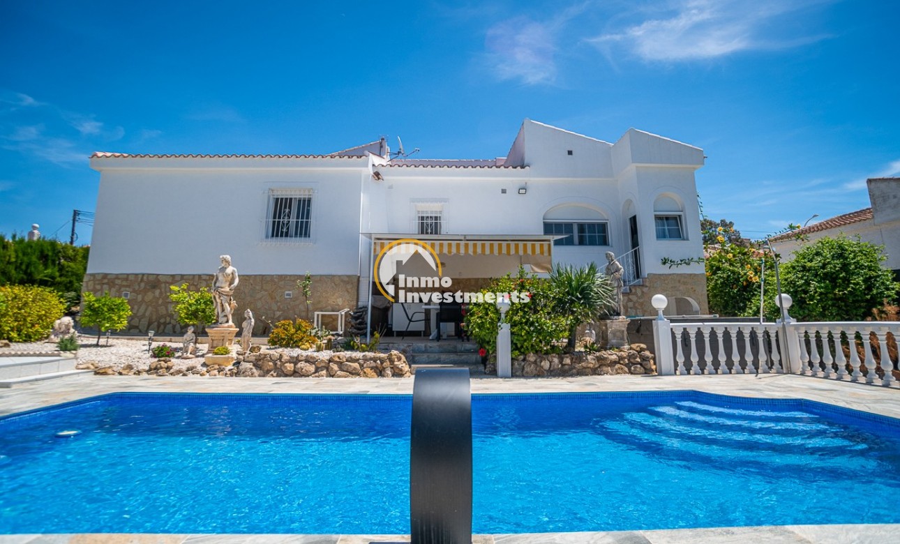 Resale - Villa - La Marina