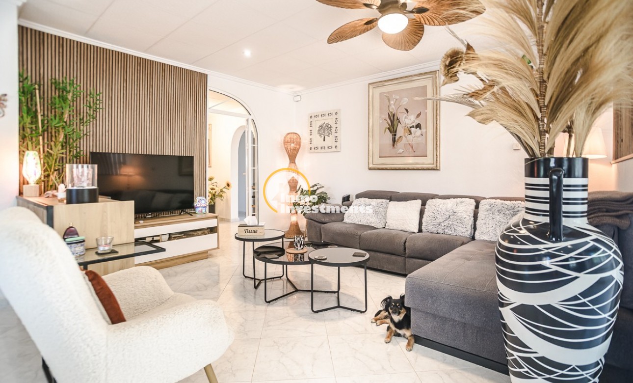 Resale - Villa - La Marina