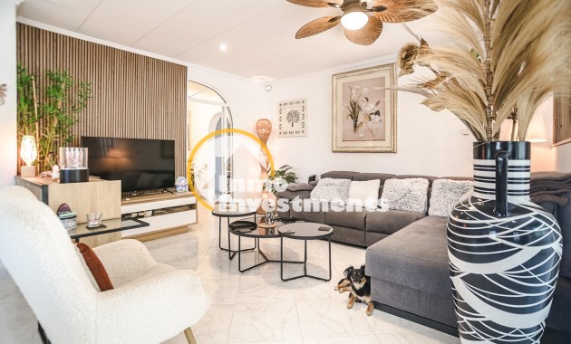 Resale - Villa - La Marina