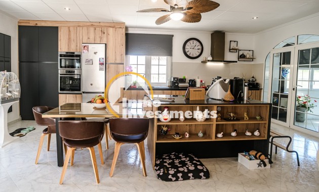 Resale - Villa - La Marina