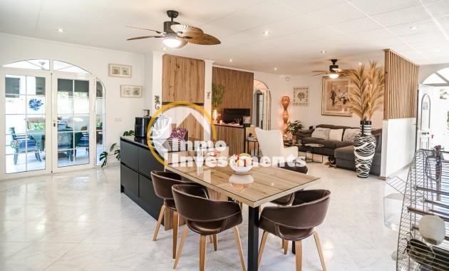 Resale - Villa - La Marina